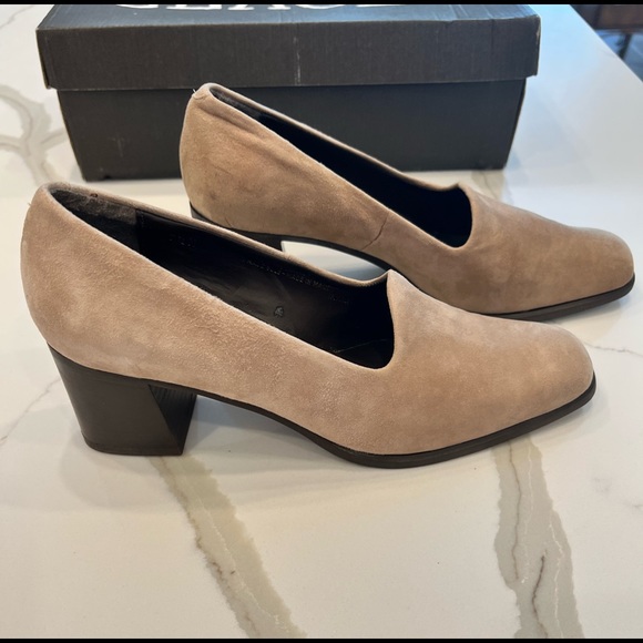 NIB Glacee Taupe Suede Leather Block Heel Pumps Size 7 1/2 AA Narrow - Picture 4 of 7